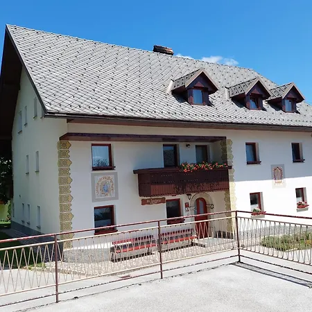 Apartma Pri Tavcarju * Poljane nad Skofjo Loko